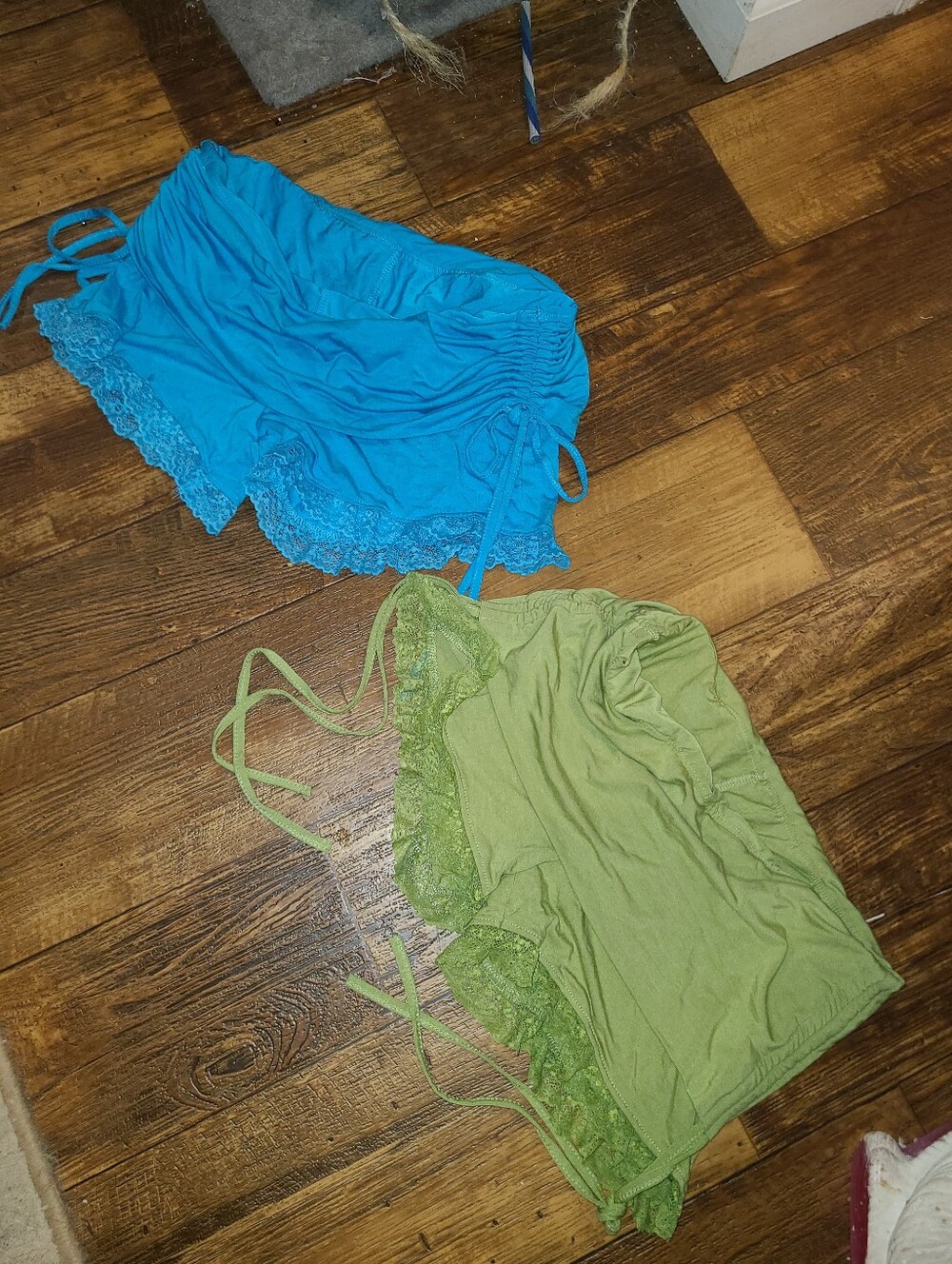 2x SHEIN BLUE & GREEN LACE STRETCH SHORTS